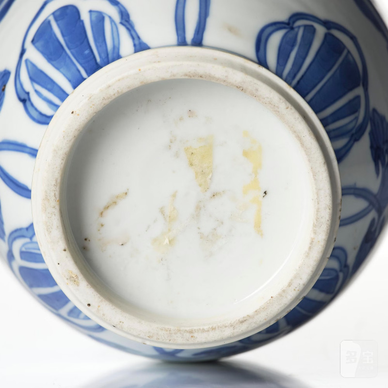 A blue and white 'floral' jar, - 图7